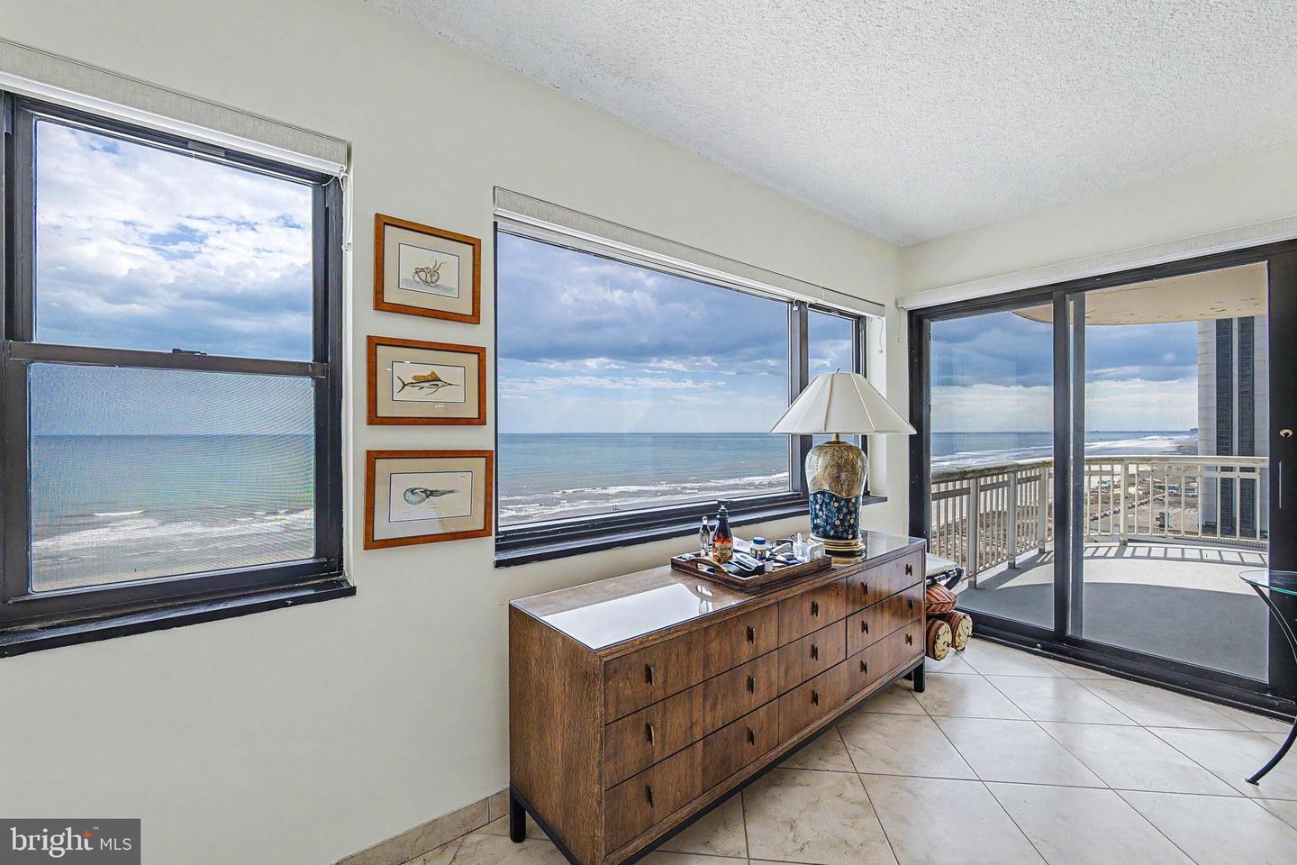 3101 Bdwk 1503-1505 T2 Property Photo 35