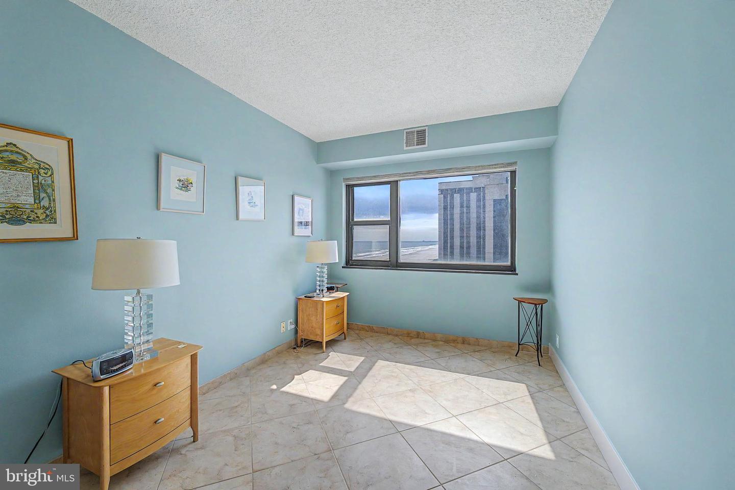 3101 Bdwk 1503-1505 T2 Property Photo 41