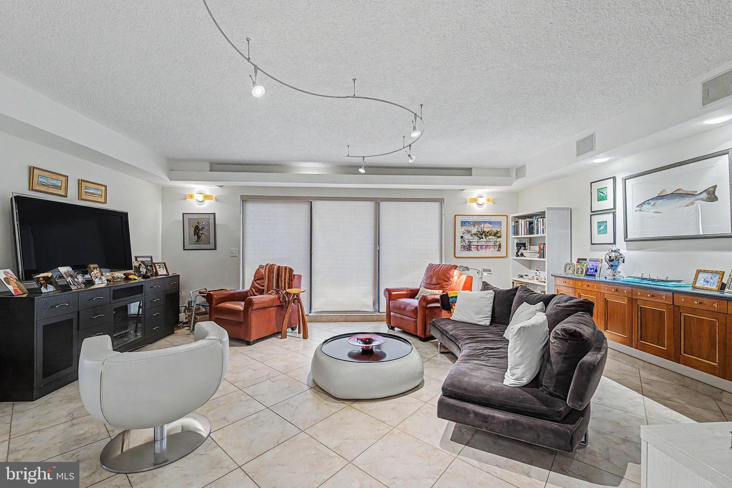 3101 Bdwk 1503-1505 T2 Property Photo 44
