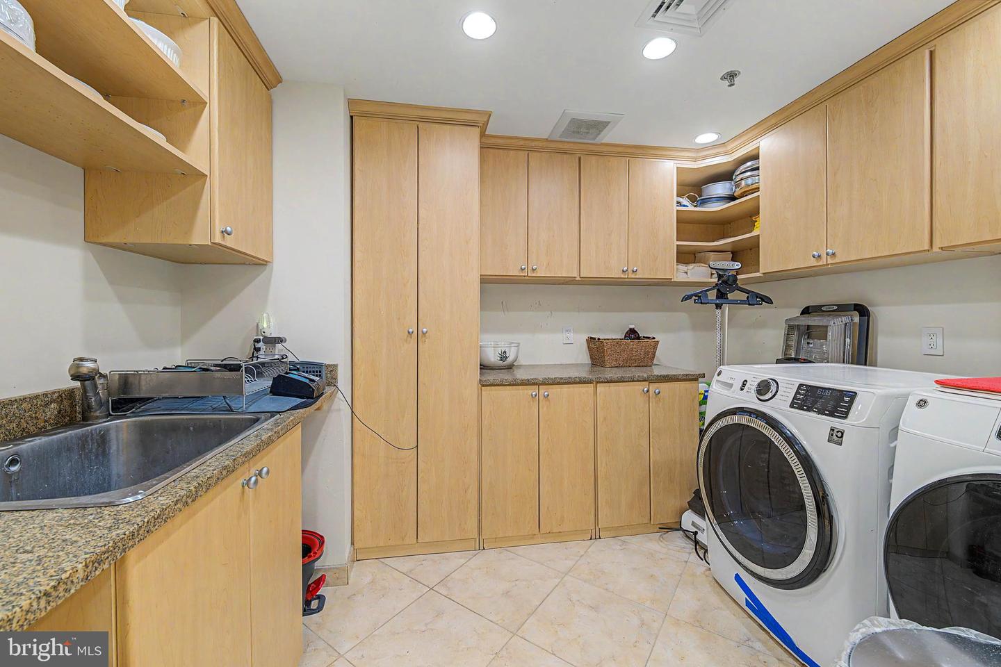 3101 Bdwk 1503-1505 T2 Property Photo 50