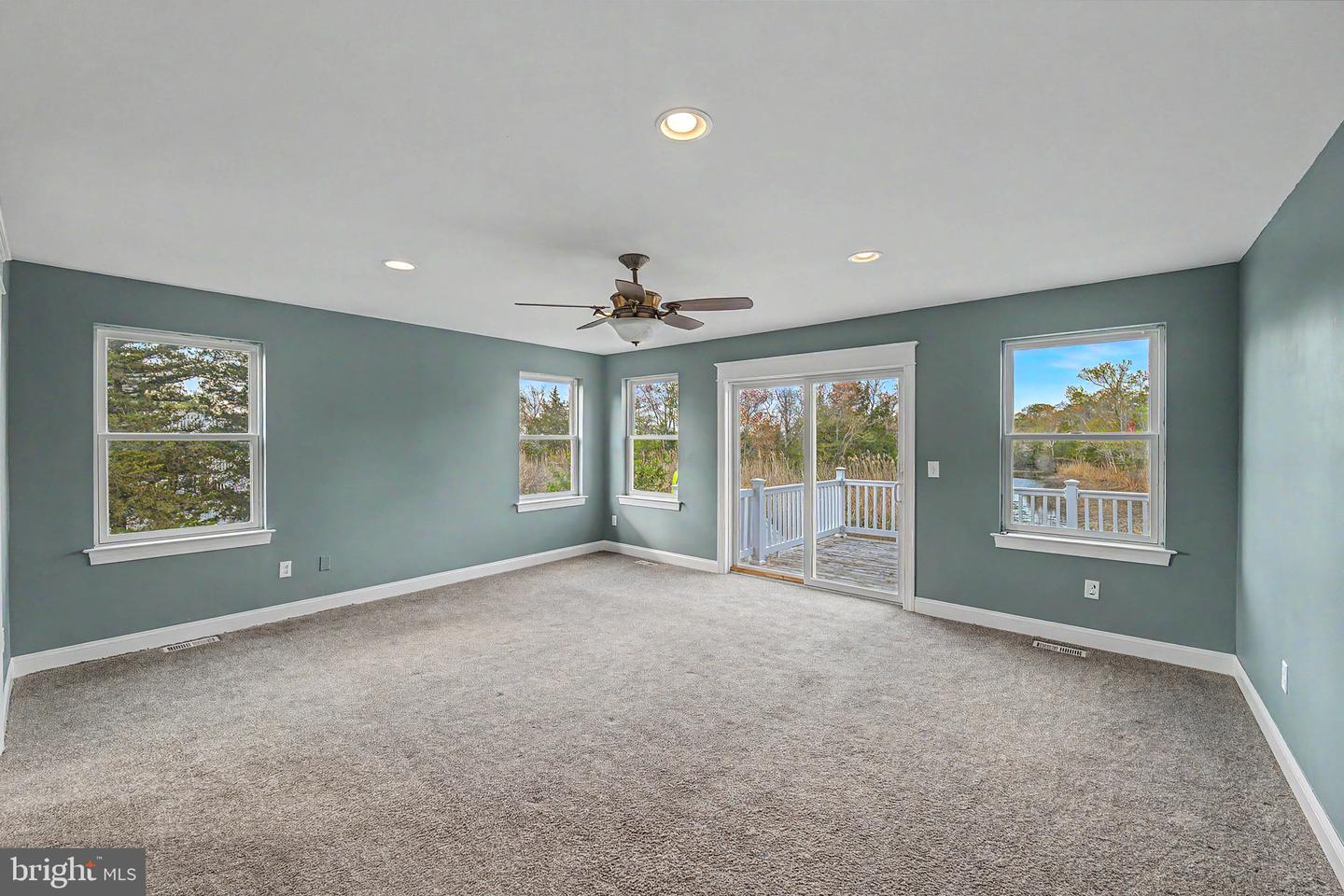 205 Harbor Dr Property Photo 33