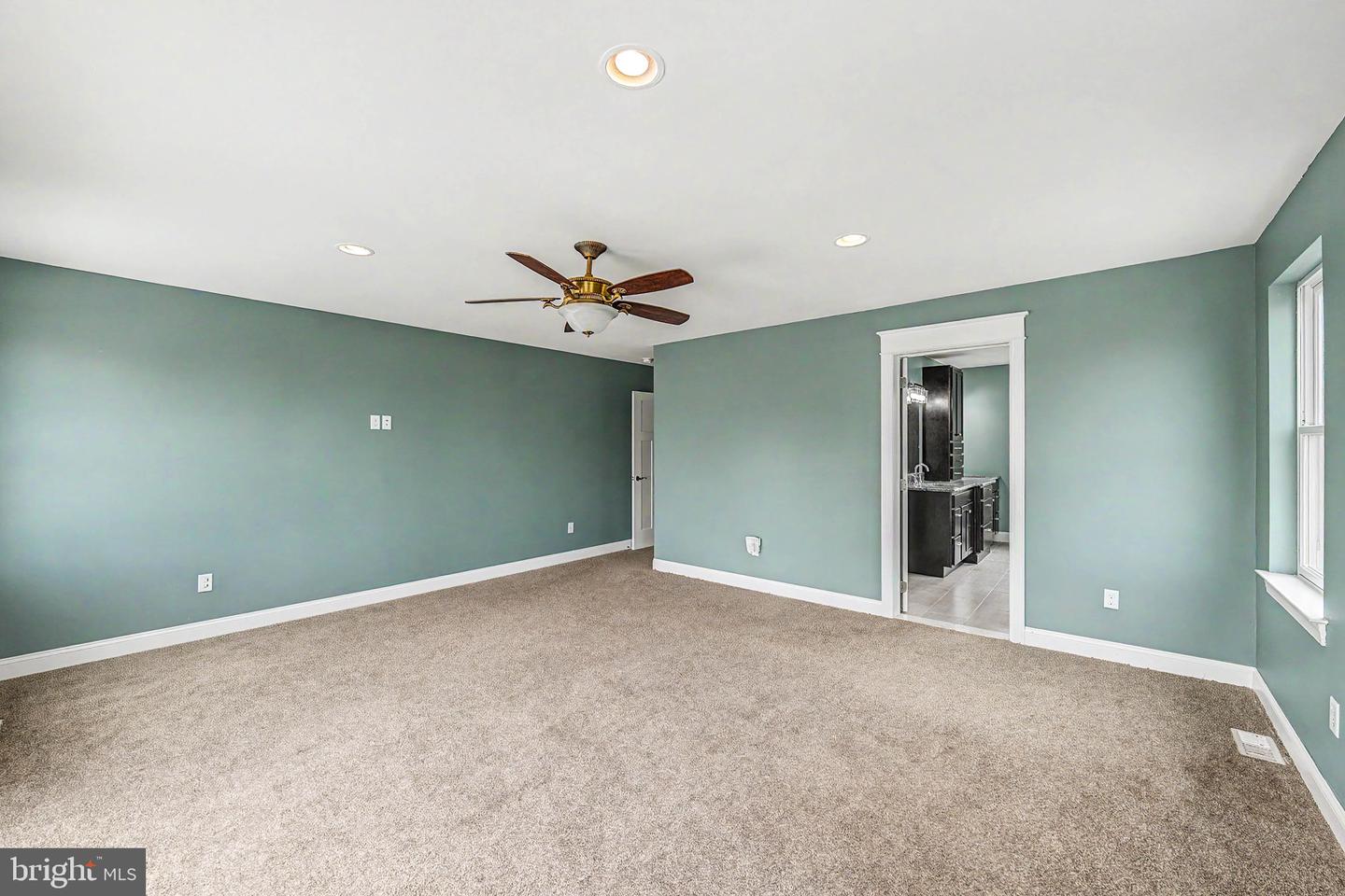 205 Harbor Dr Property Photo 34