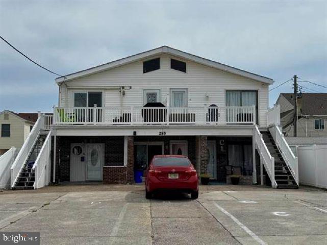 255 13TH ST S #D Property Photo 1