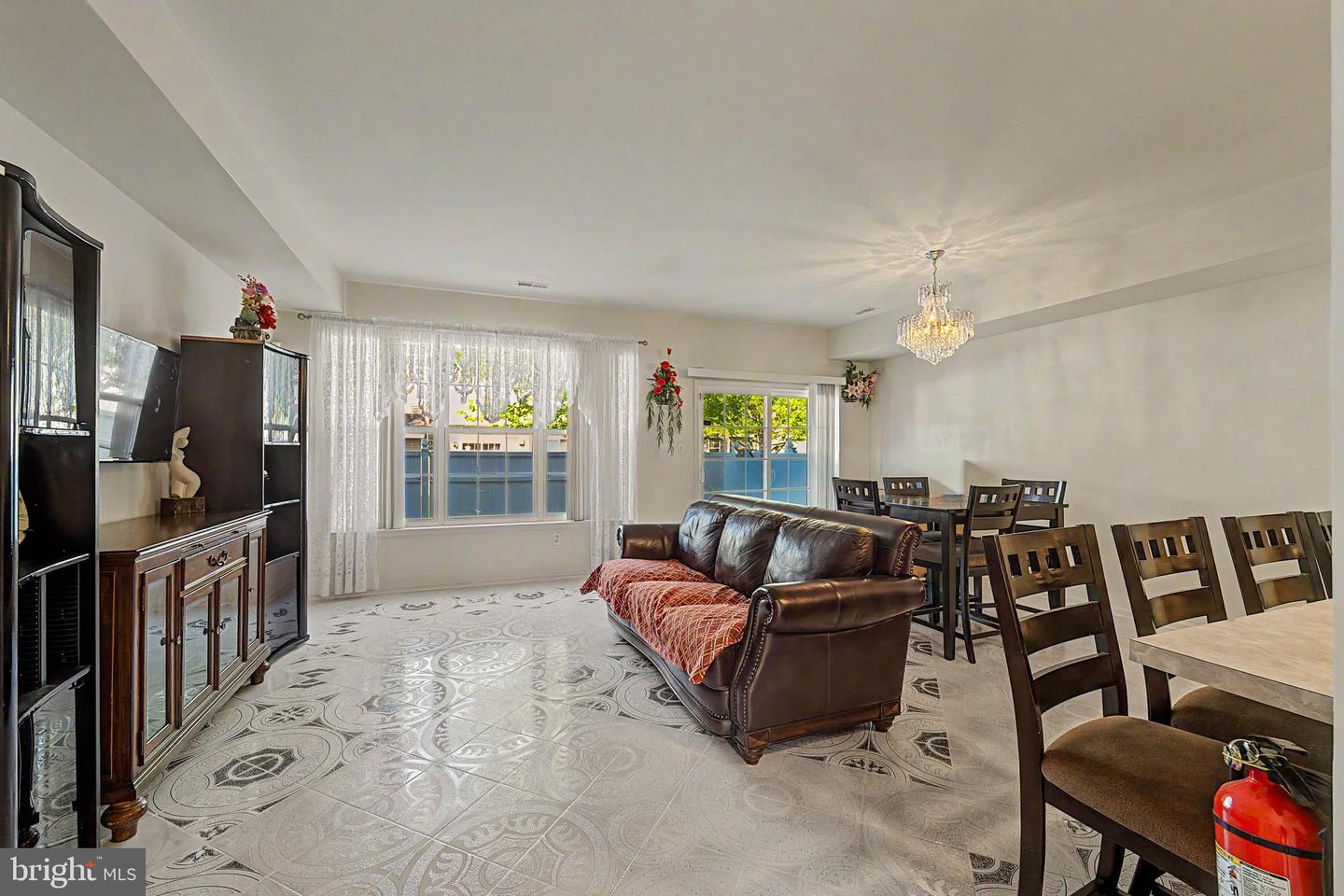 606 London Court Ii Property Photo 5