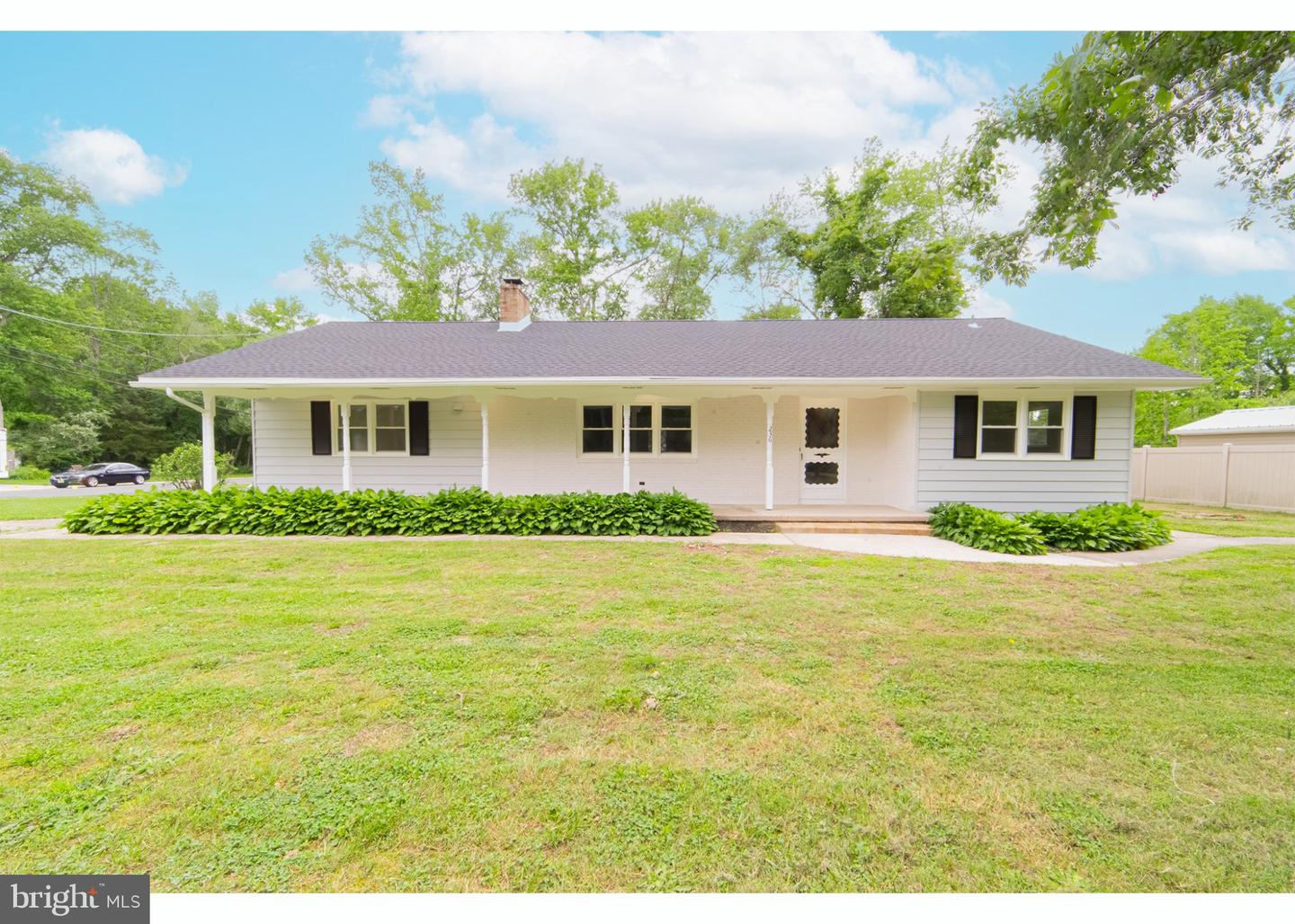 236 CEDAR AVE