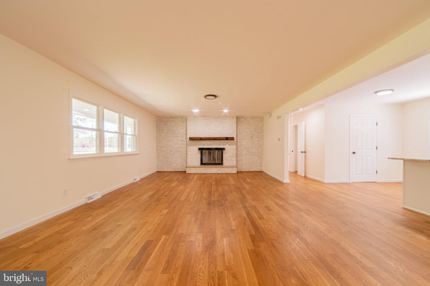 236 Cedar Ave Property Photo 8