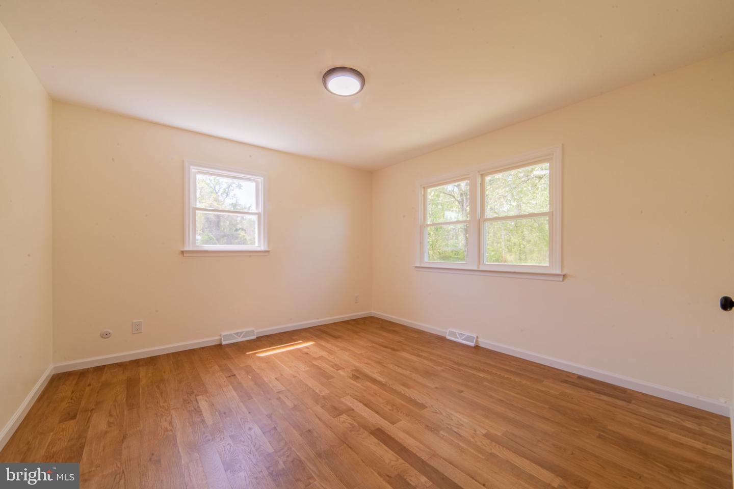 236 Cedar Ave Property Photo 15