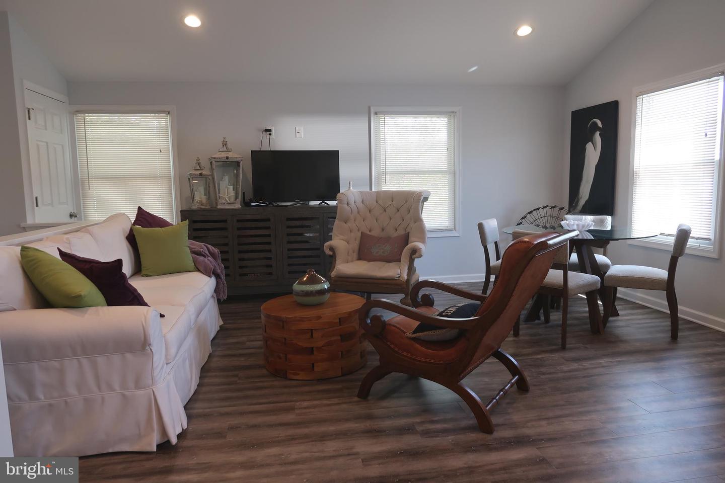 6300 Winchester Ave #2nd Floor Property Photo 2