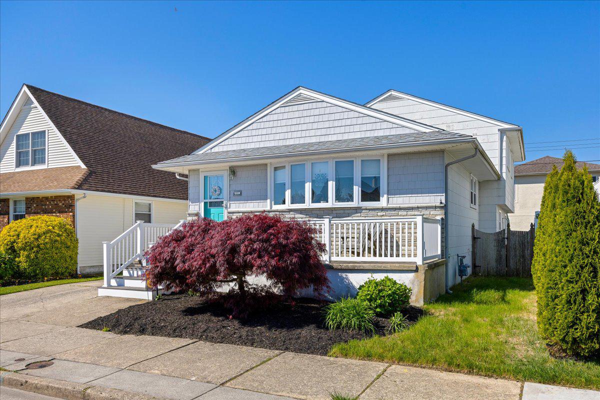 410 N Huntington Ave Property Photo 1