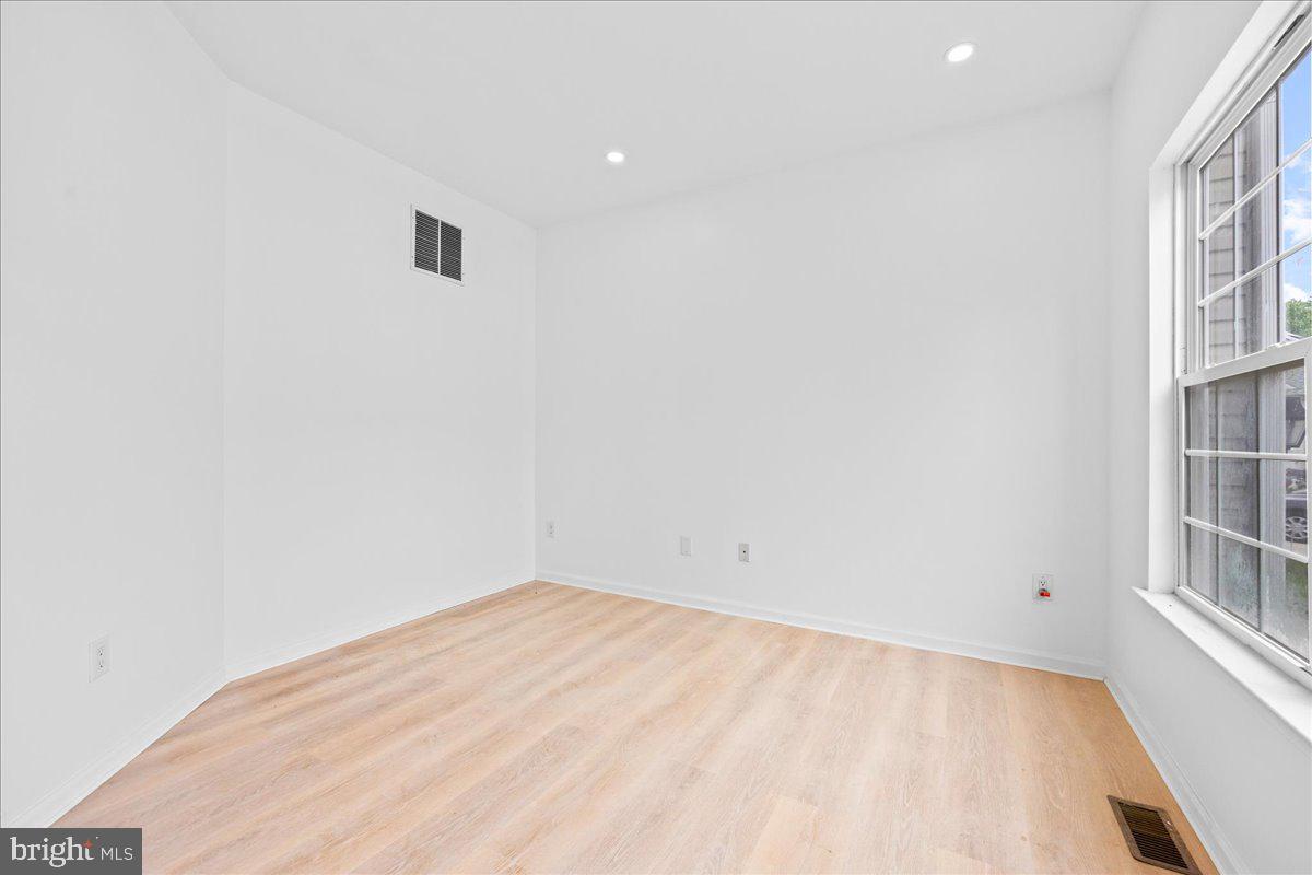 48 Chancellor Park Dr Property Photo 5
