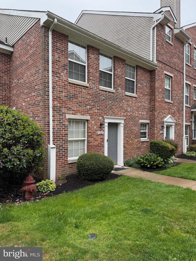 1561 WASHINGTON CT