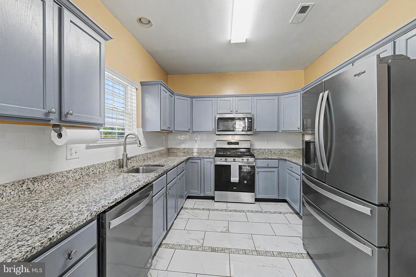 214 E Kennedy Dr Property Photo 10