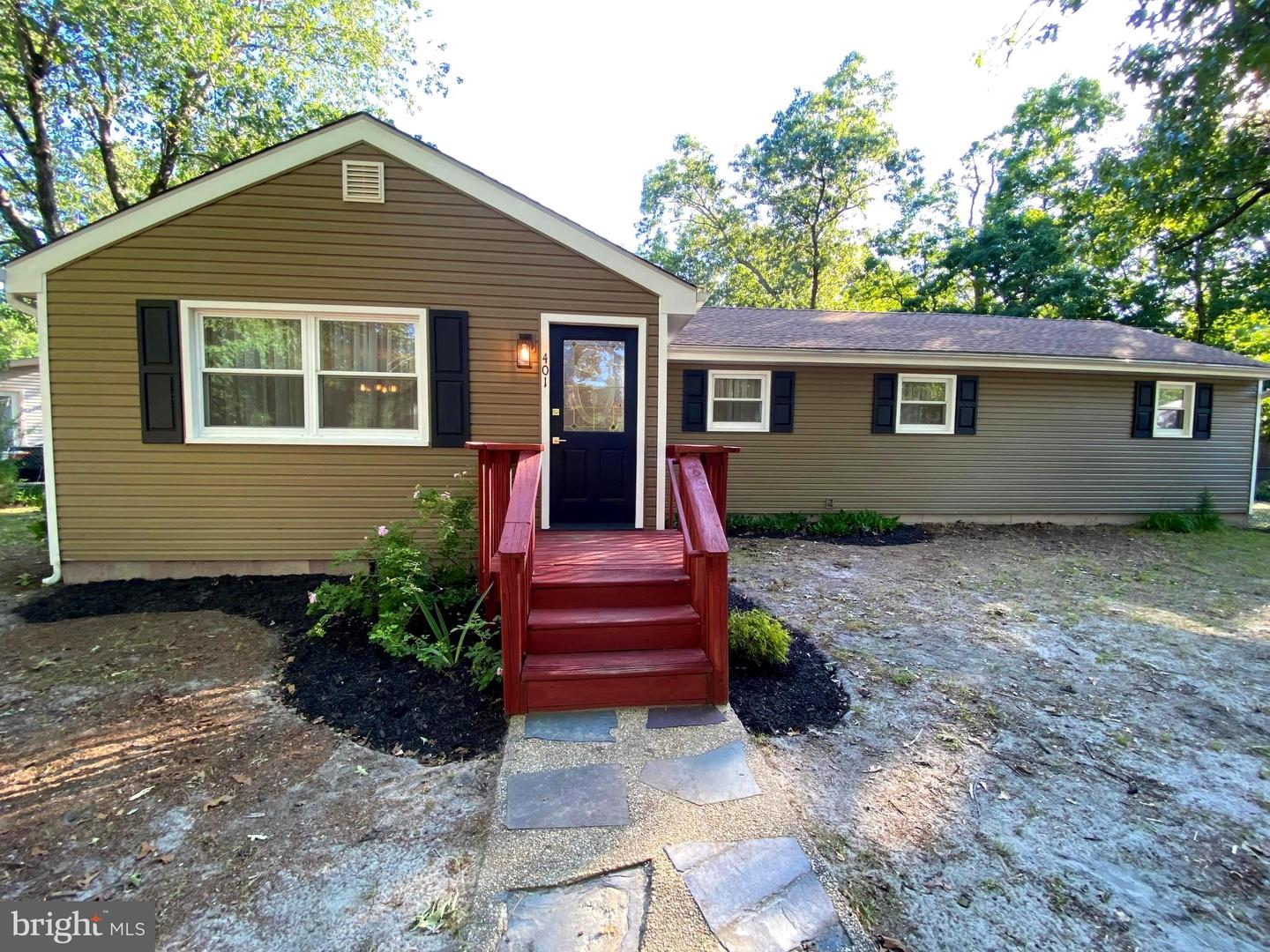 401 Cains Mill Rd Property Photo 1