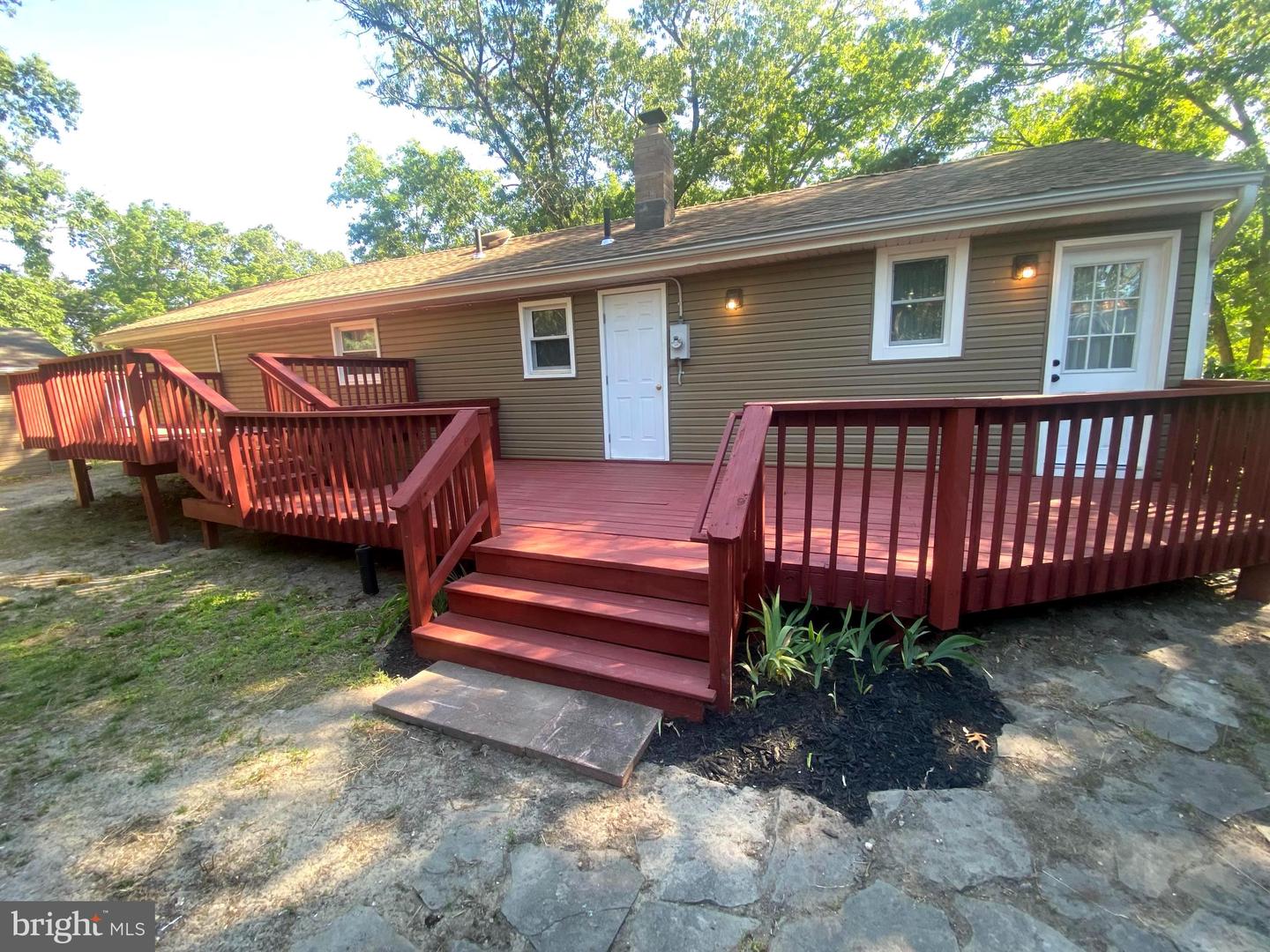 401 Cains Mill Rd Property Photo 12
