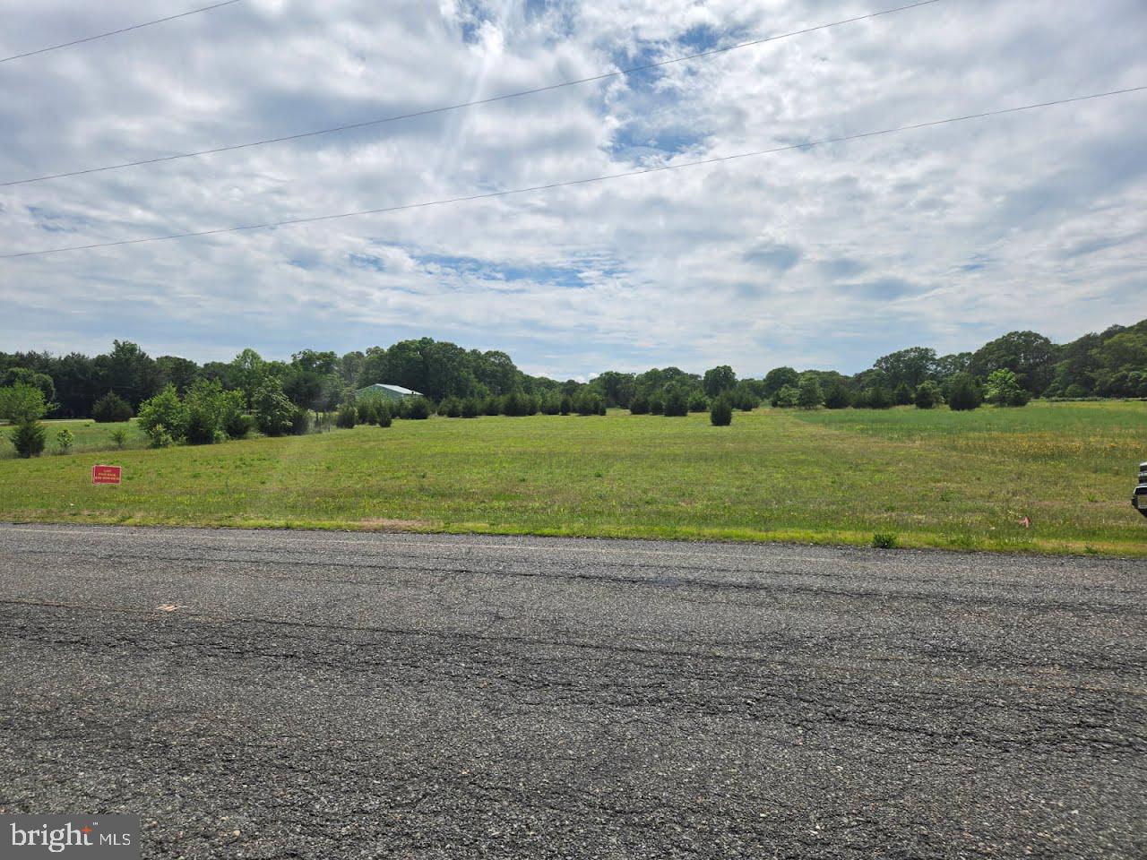 814 N Chew Rd Property Photo 1