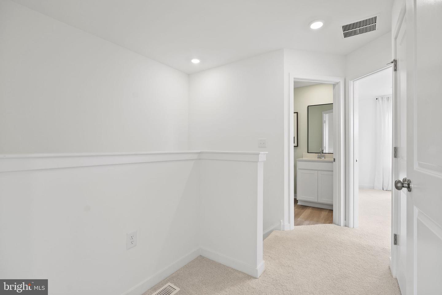 124 Washington St N Property Photo 32