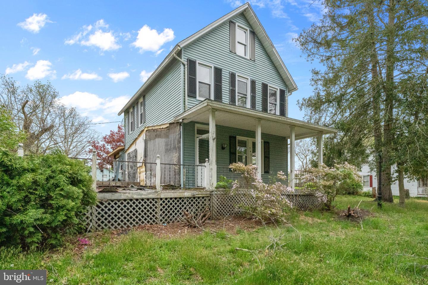 240 New York Ave Property Photo 1