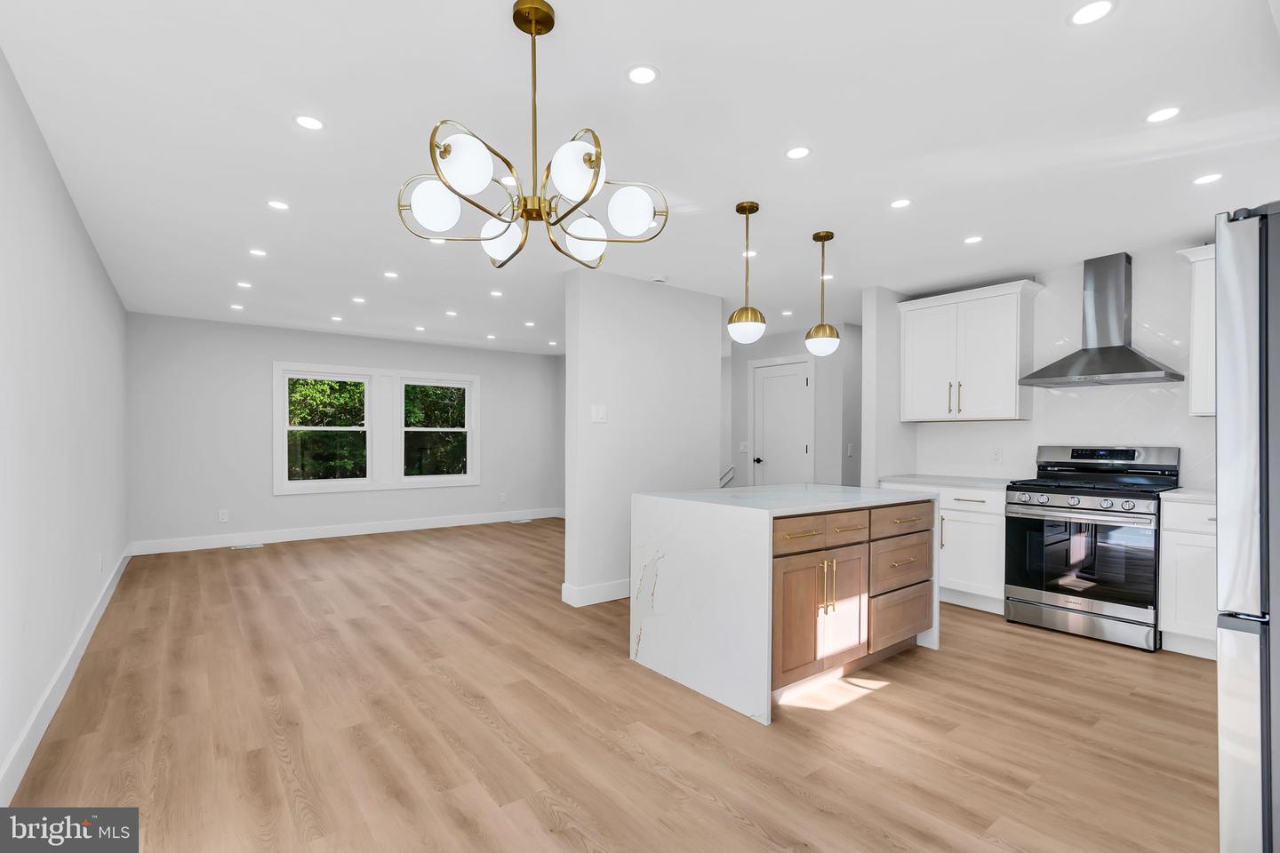 415 1st Ave Property Photo 12