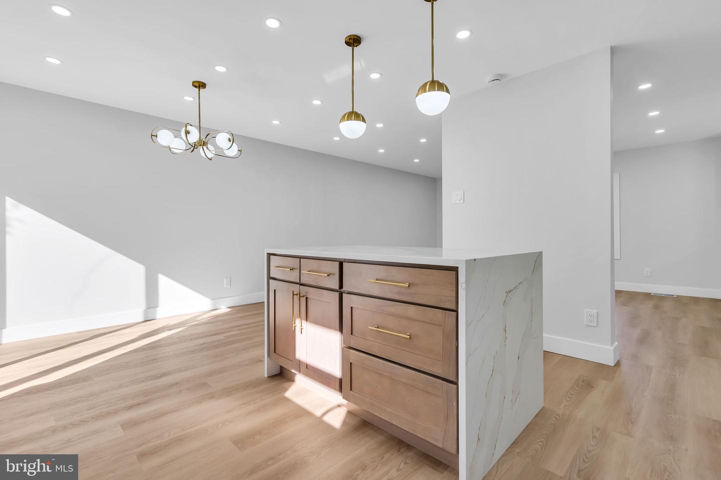 415 1st Ave Property Photo 16