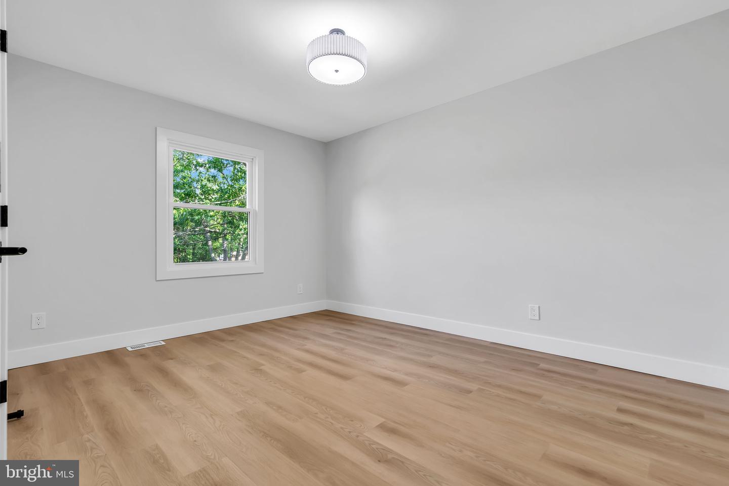 415 1st Ave Property Photo 21