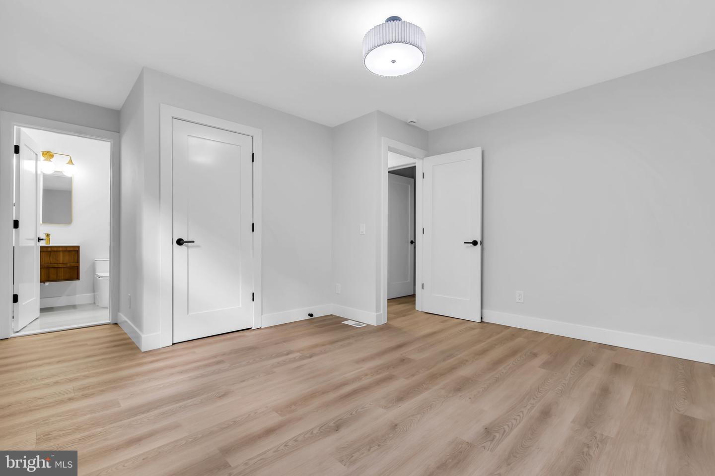 415 1st Ave Property Photo 24