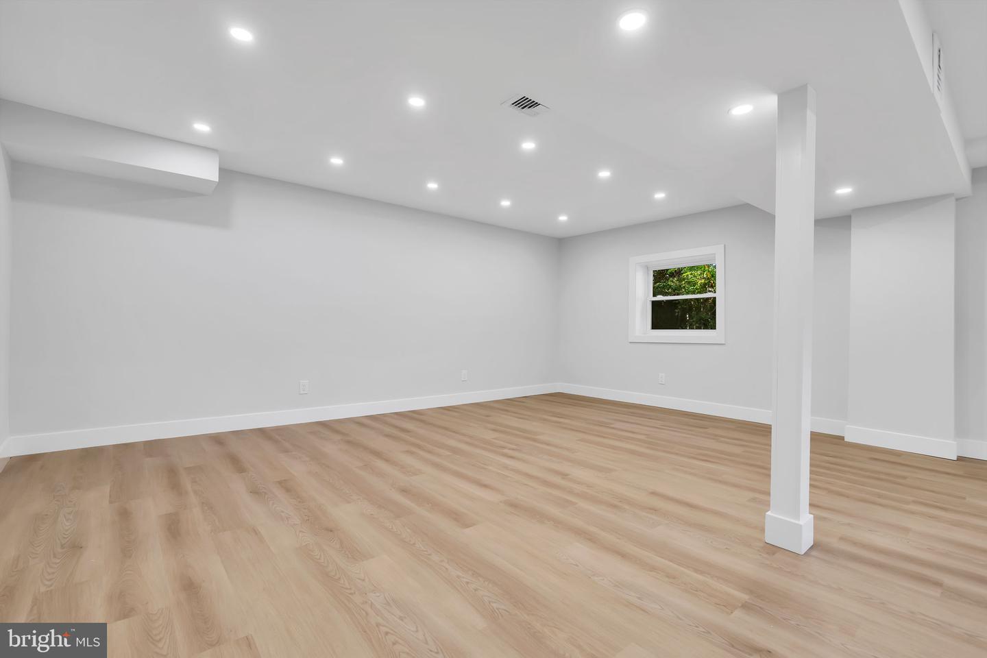 415 1st Ave Property Photo 30