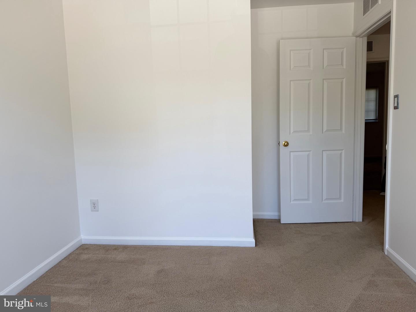 268 Regents Cir Property Photo 32