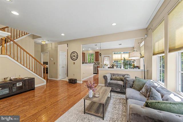 684 Jupiter Hills Ln Property Photo 12