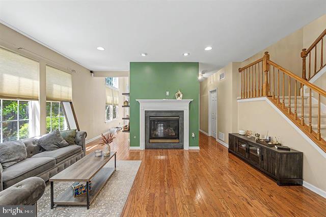 684 Jupiter Hills Ln Property Photo 17