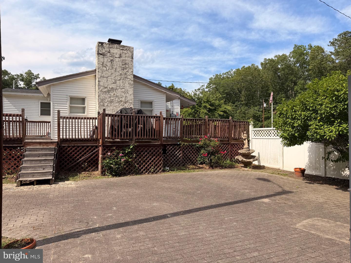 233 Risa Ave Property Photo 3