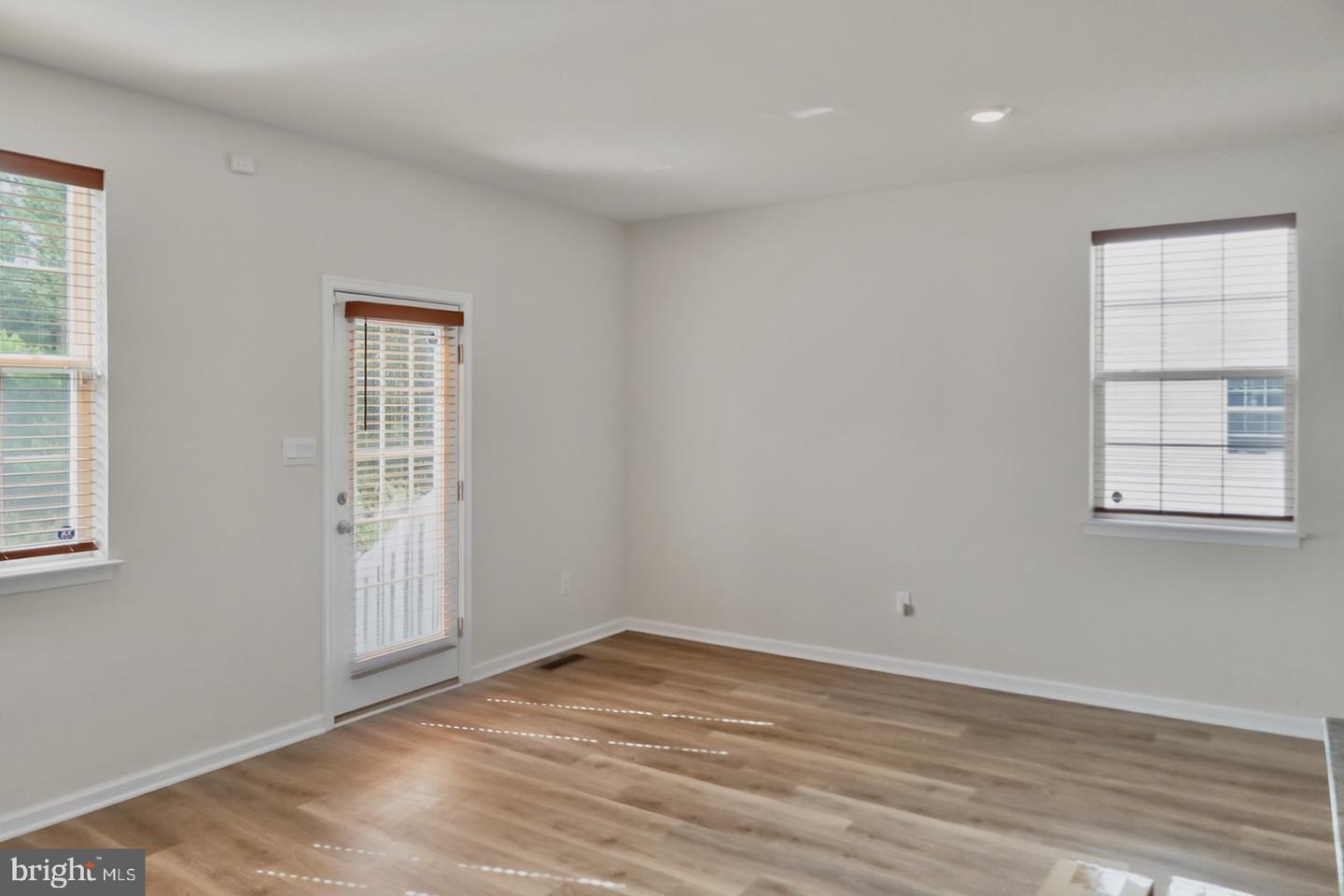 1214 Peterson Way Property Photo 13