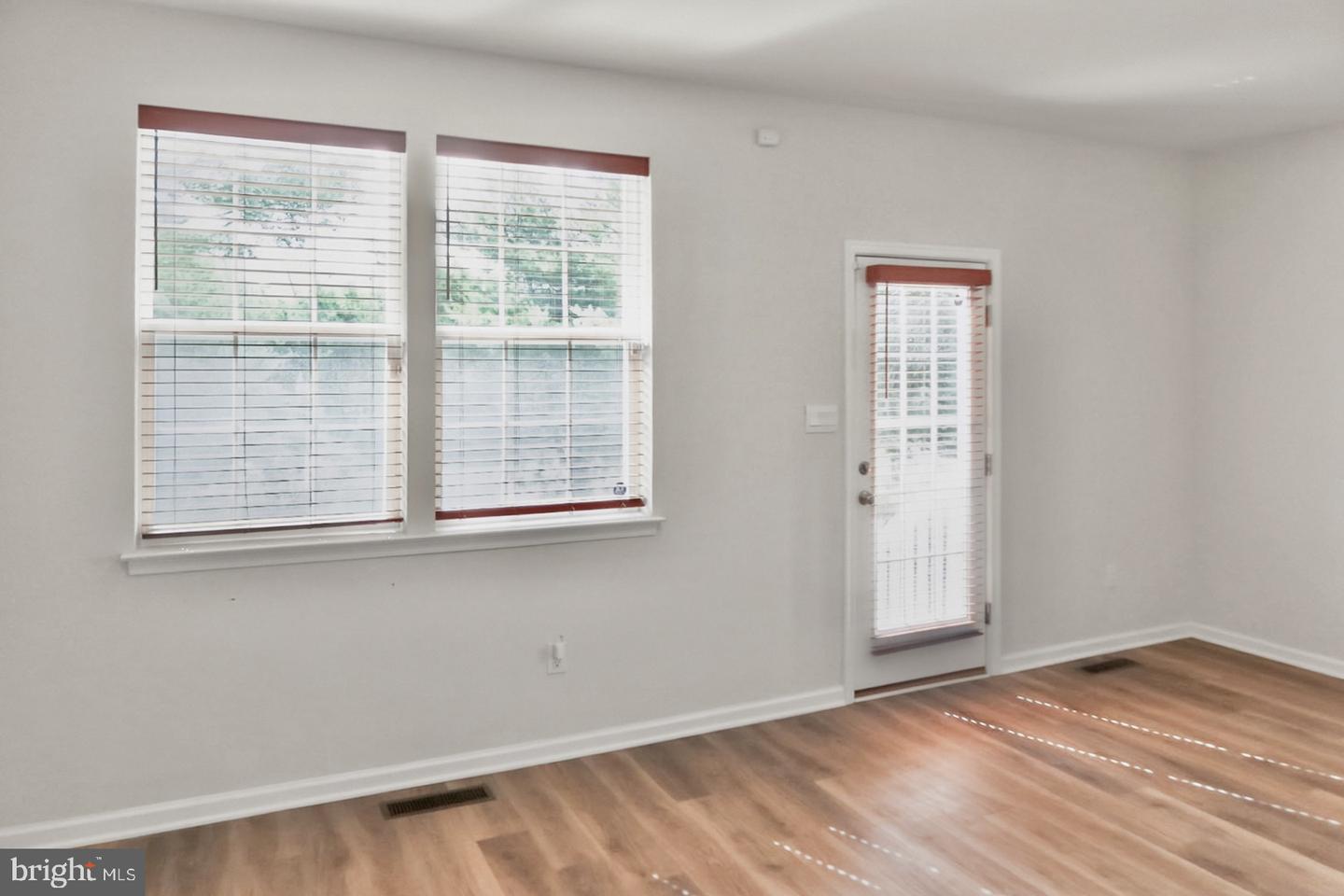 1214 Peterson Way Property Photo 14