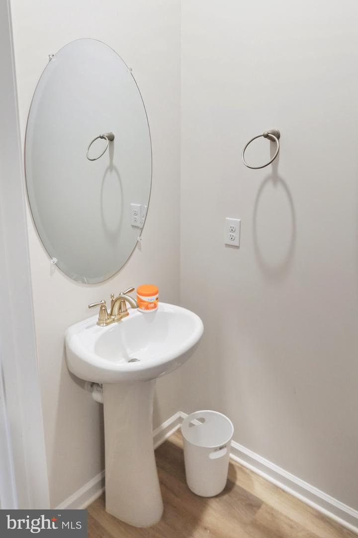 1214 Peterson Way Property Photo 15