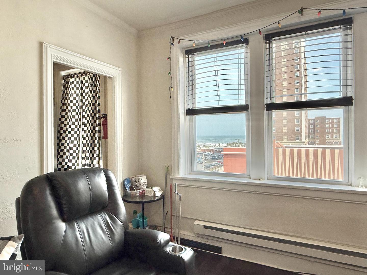 37 S Iowa Avenue 5b Property Photo 11