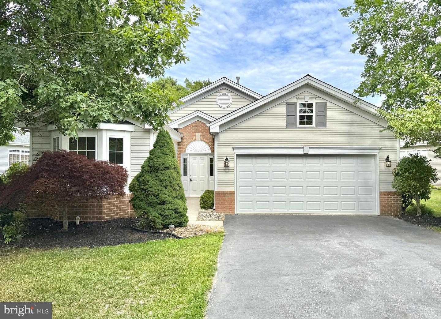 152 Brewster Dr Property Photo 1