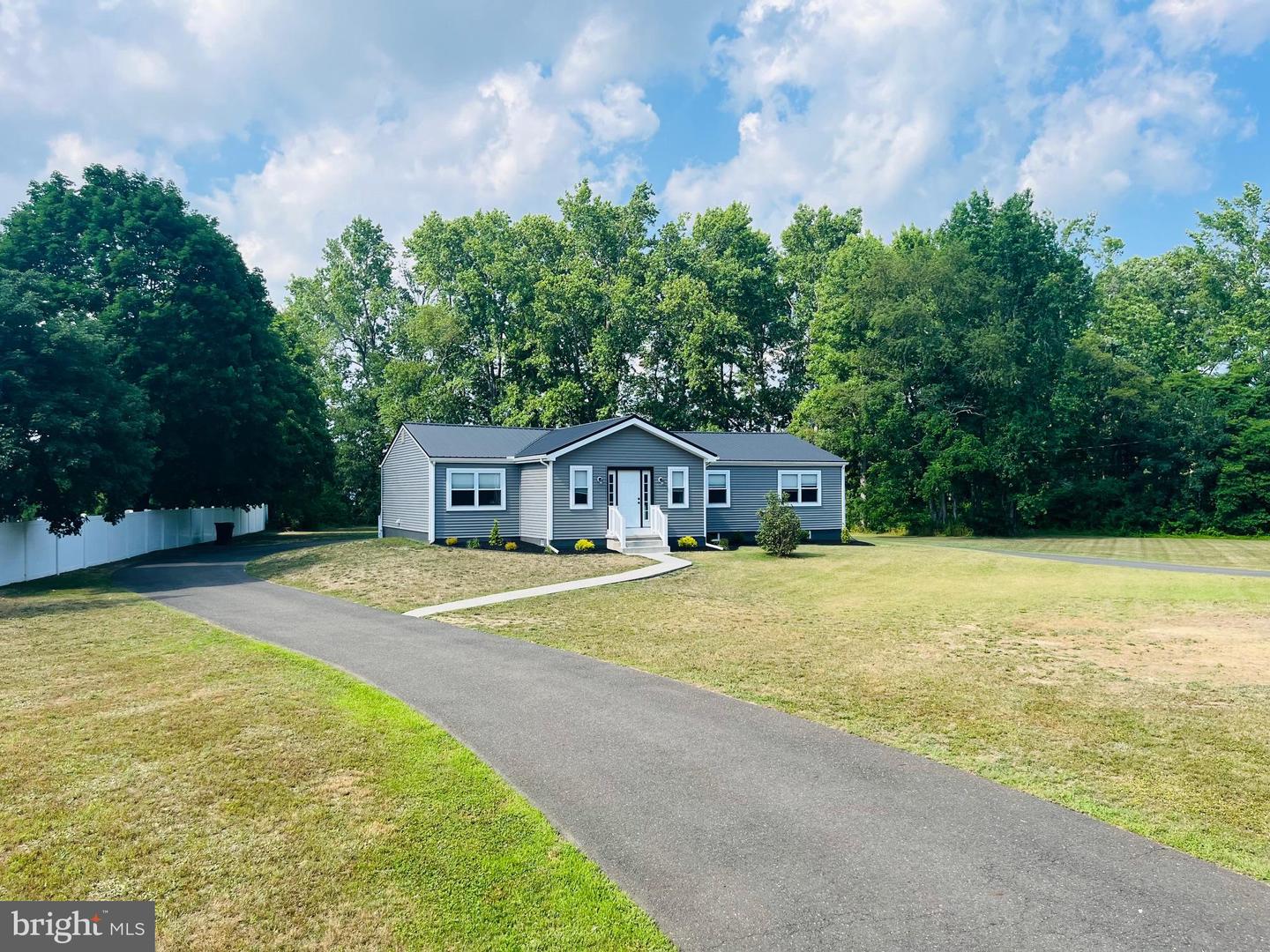 4126 Post Rd Property Photo 1