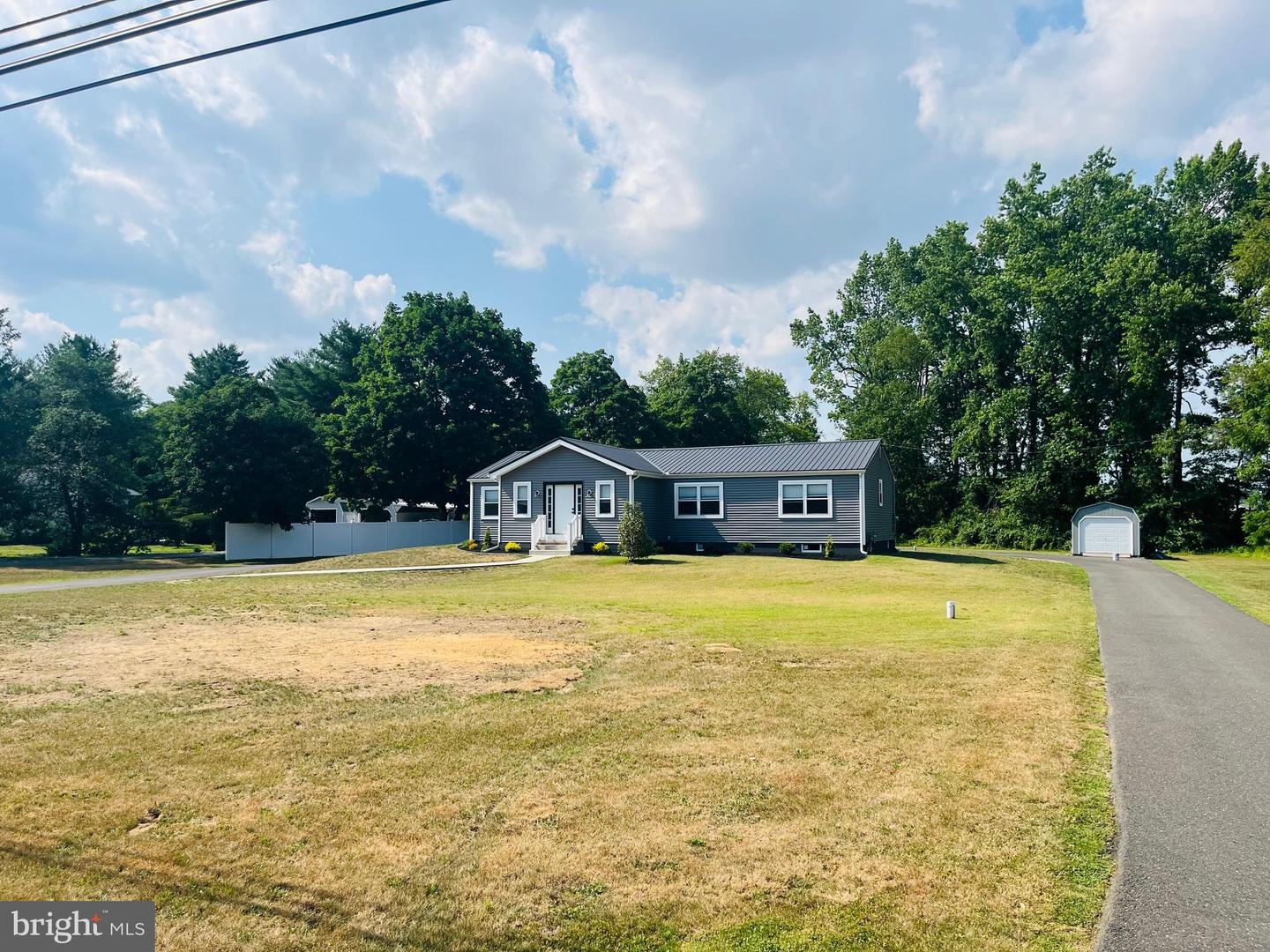 4126 Post Rd Property Photo 5