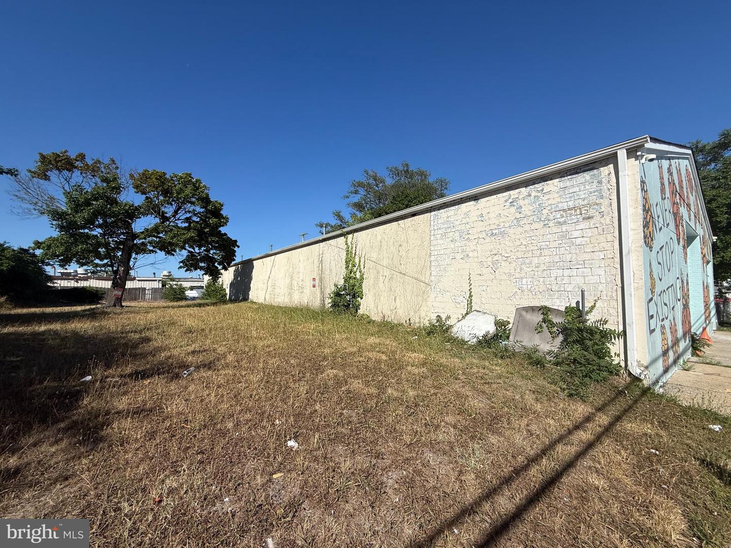 64 E Washington Ave Property Photo 3
