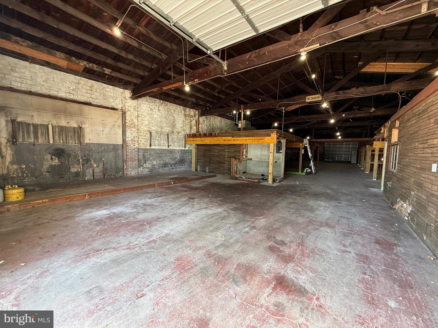 64 E Washington Ave Property Photo 6