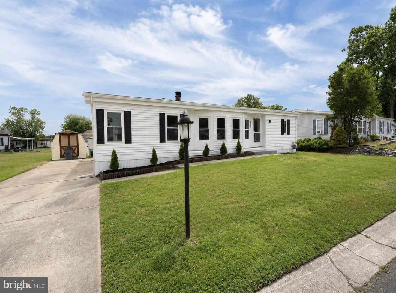 434 Country Ln Property Photo 1