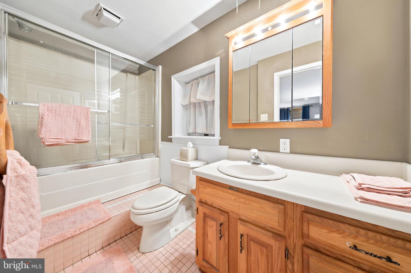 6 Manchester Ct Property Photo 34