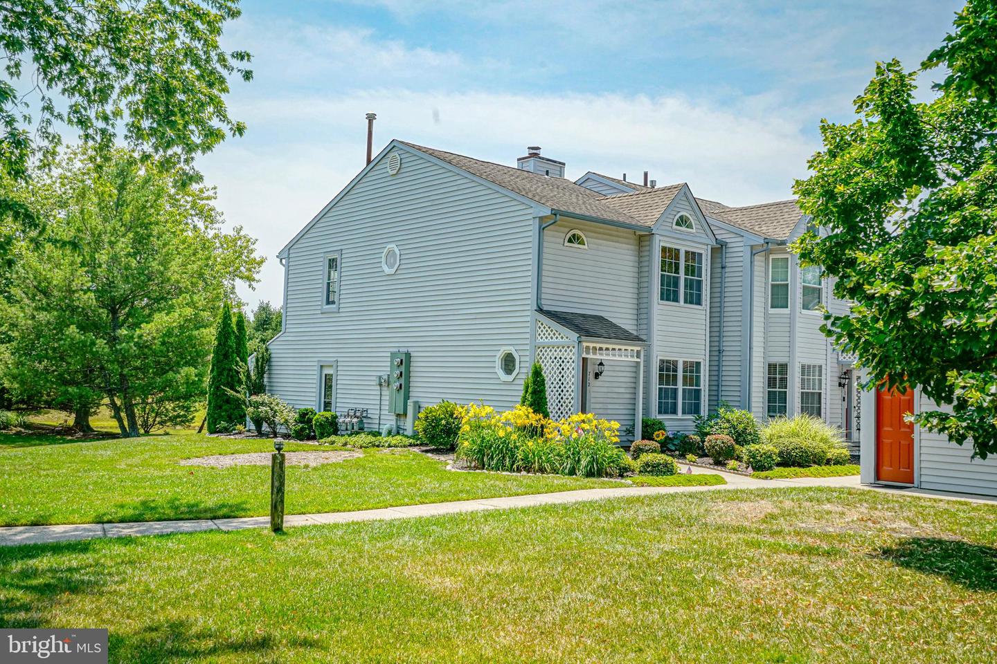712 Lakefront Property Photo 3