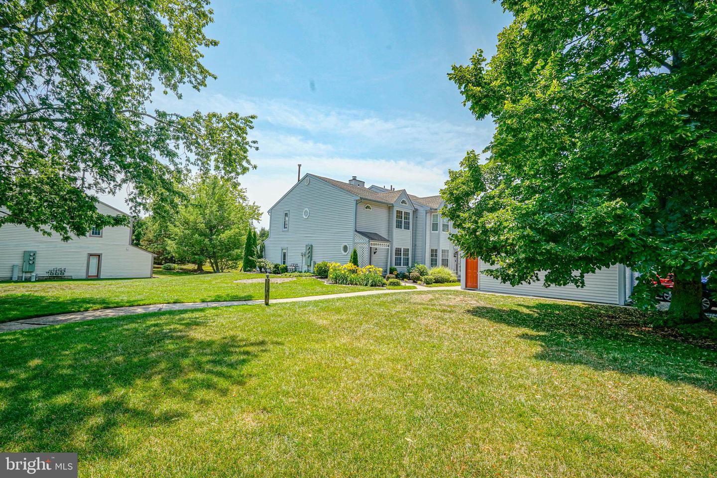 712 Lakefront Property Photo 4