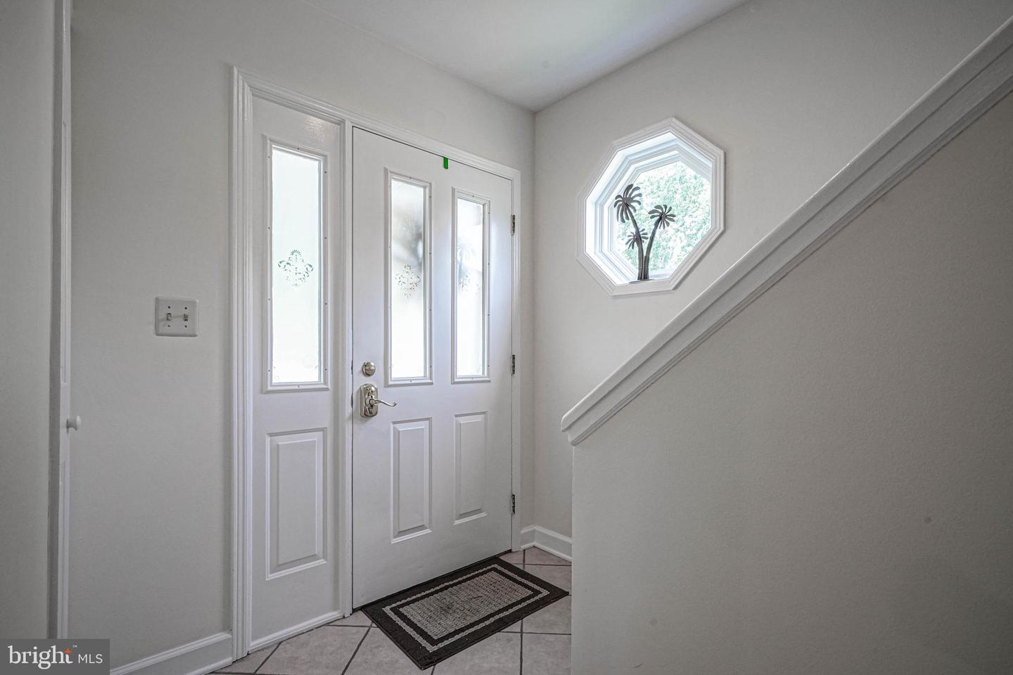712 Lakefront Property Photo 6