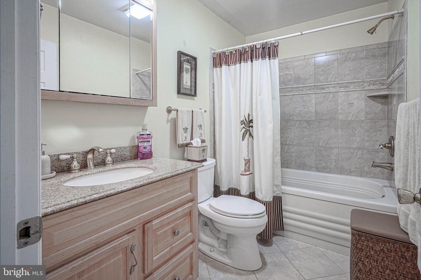 712 Lakefront Property Photo 24