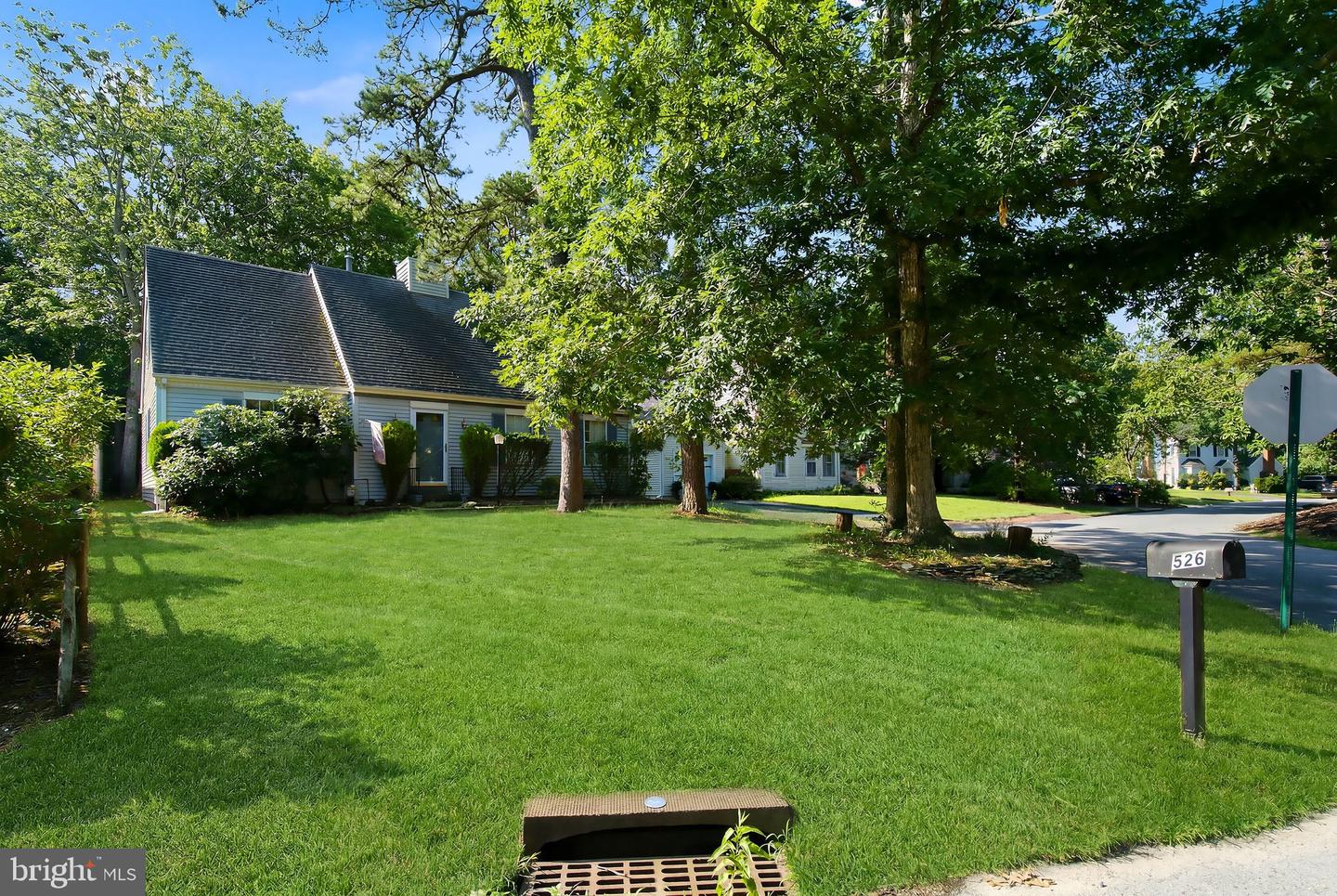 526 E Revere Way Property Photo 2