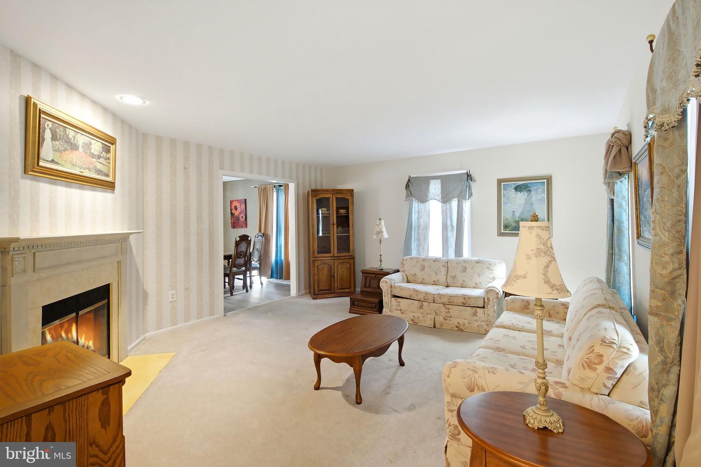 526 E Revere Way Property Photo 8