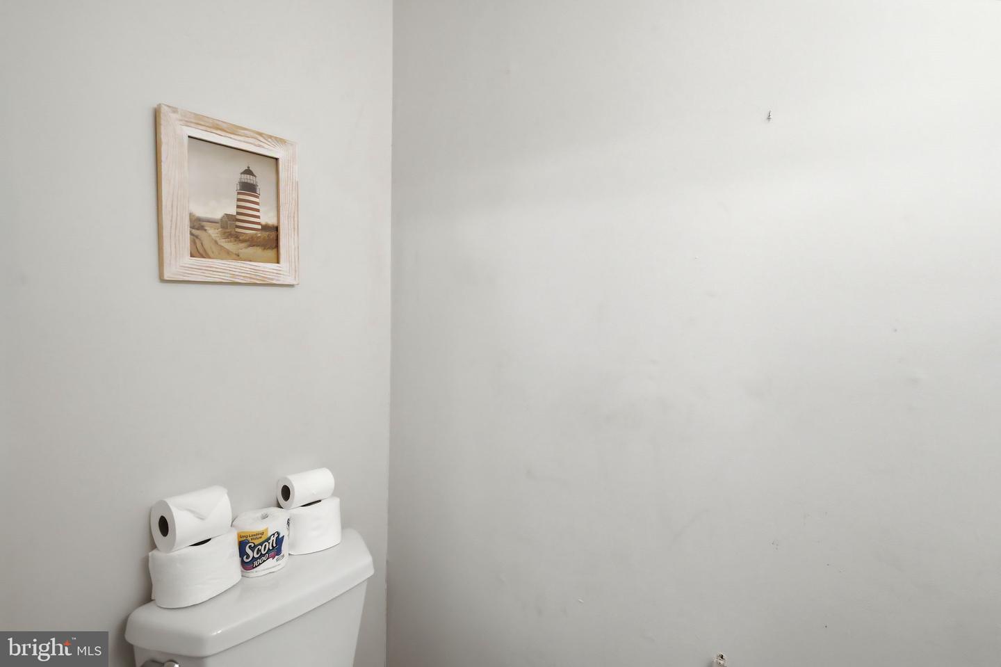 526 E Revere Way Property Photo 10