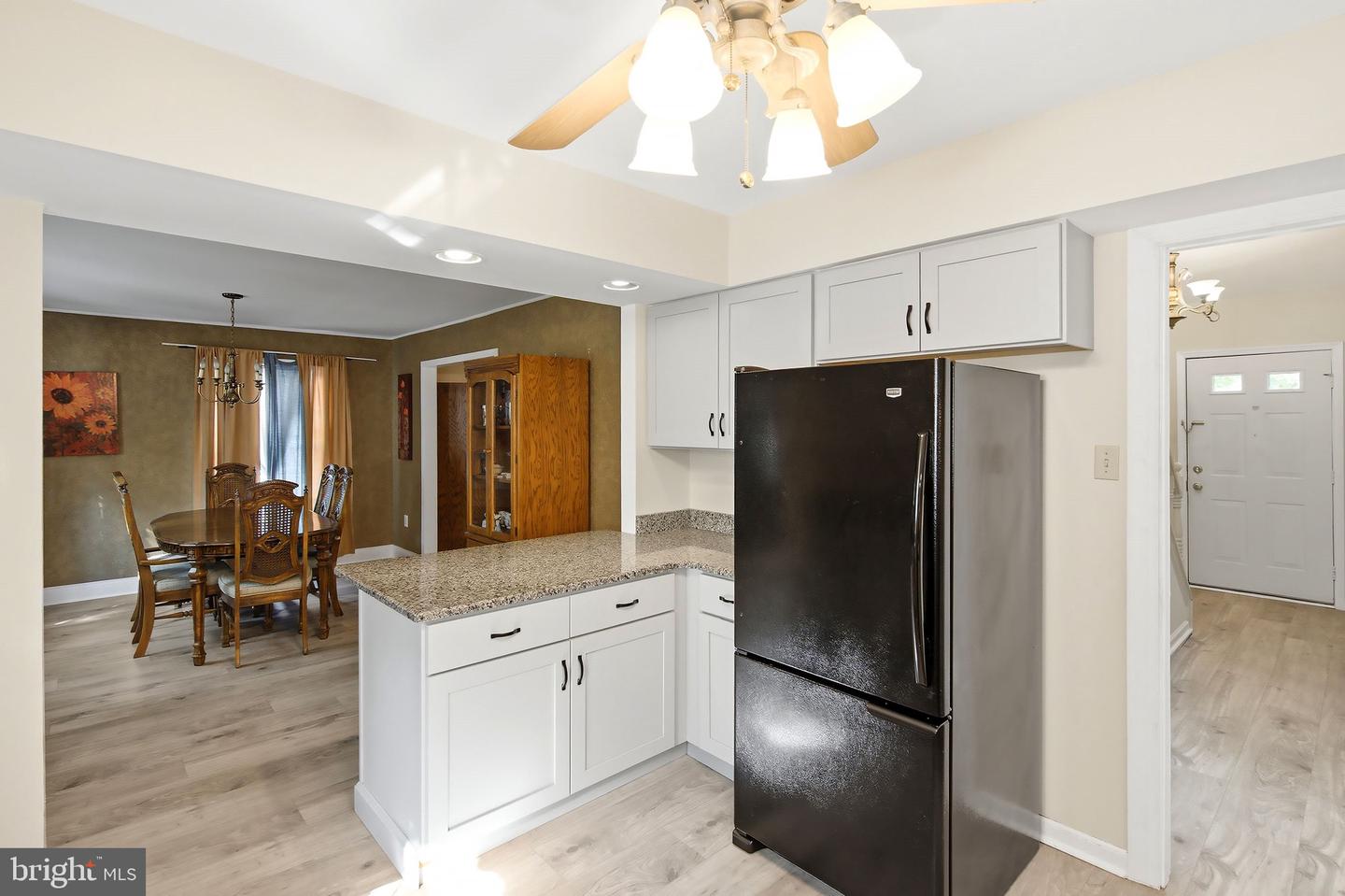 526 E Revere Way Property Photo 11