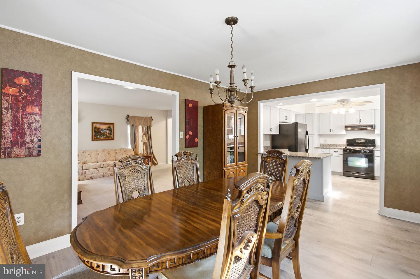 526 E Revere Way Property Photo 15